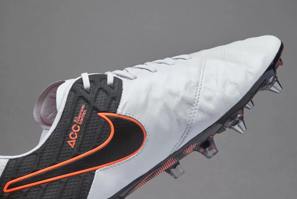 Бутсы профессиональные Nike Tiempo VI Legend SG